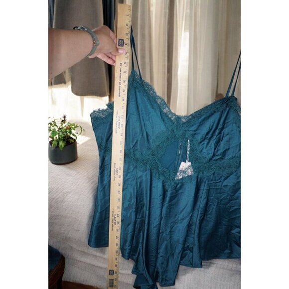 ✨ Victoria's Secret XXL Teal Satin Lace Romper One Piece Pajama Lingerie Sleep - Picture 6 of 11